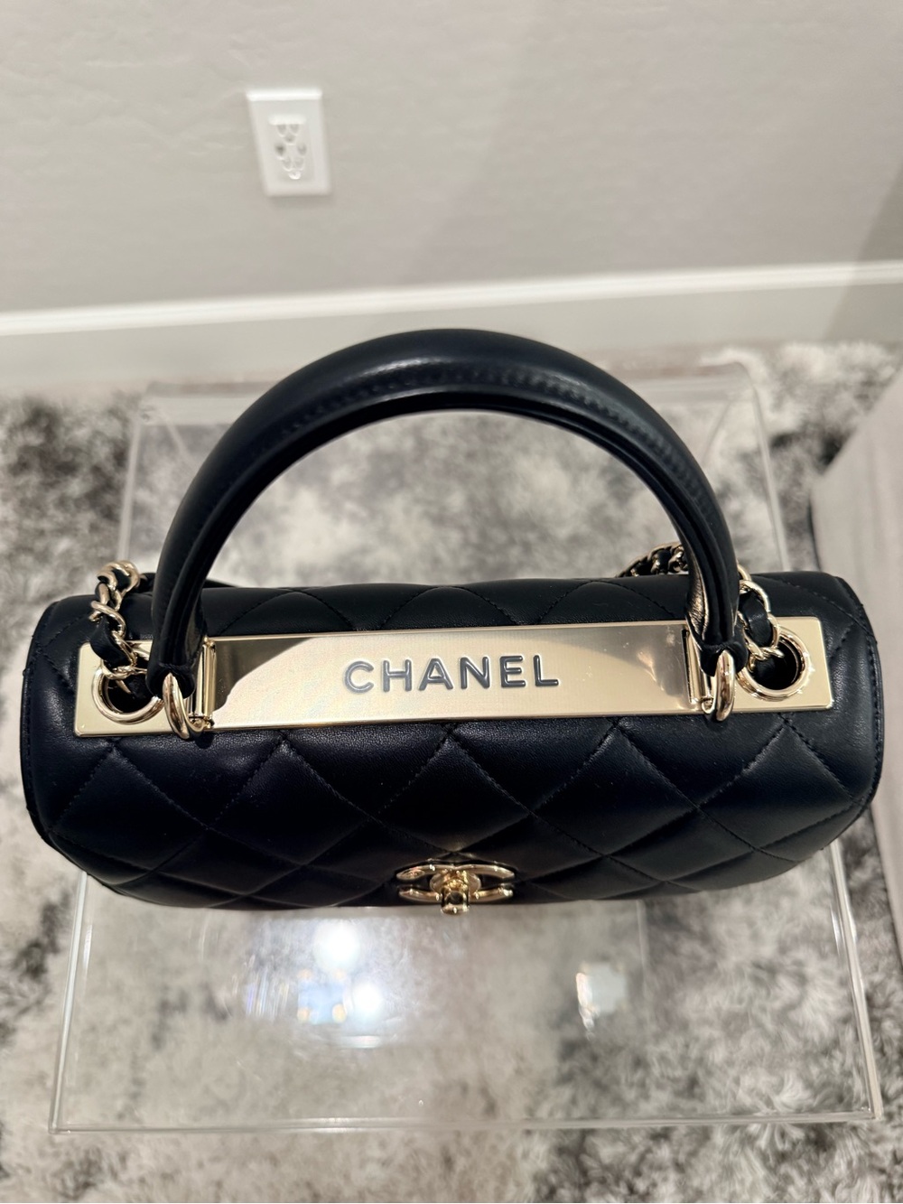New CHANEL Trendy CC Black Quilted - Small - Picture 3 of 9